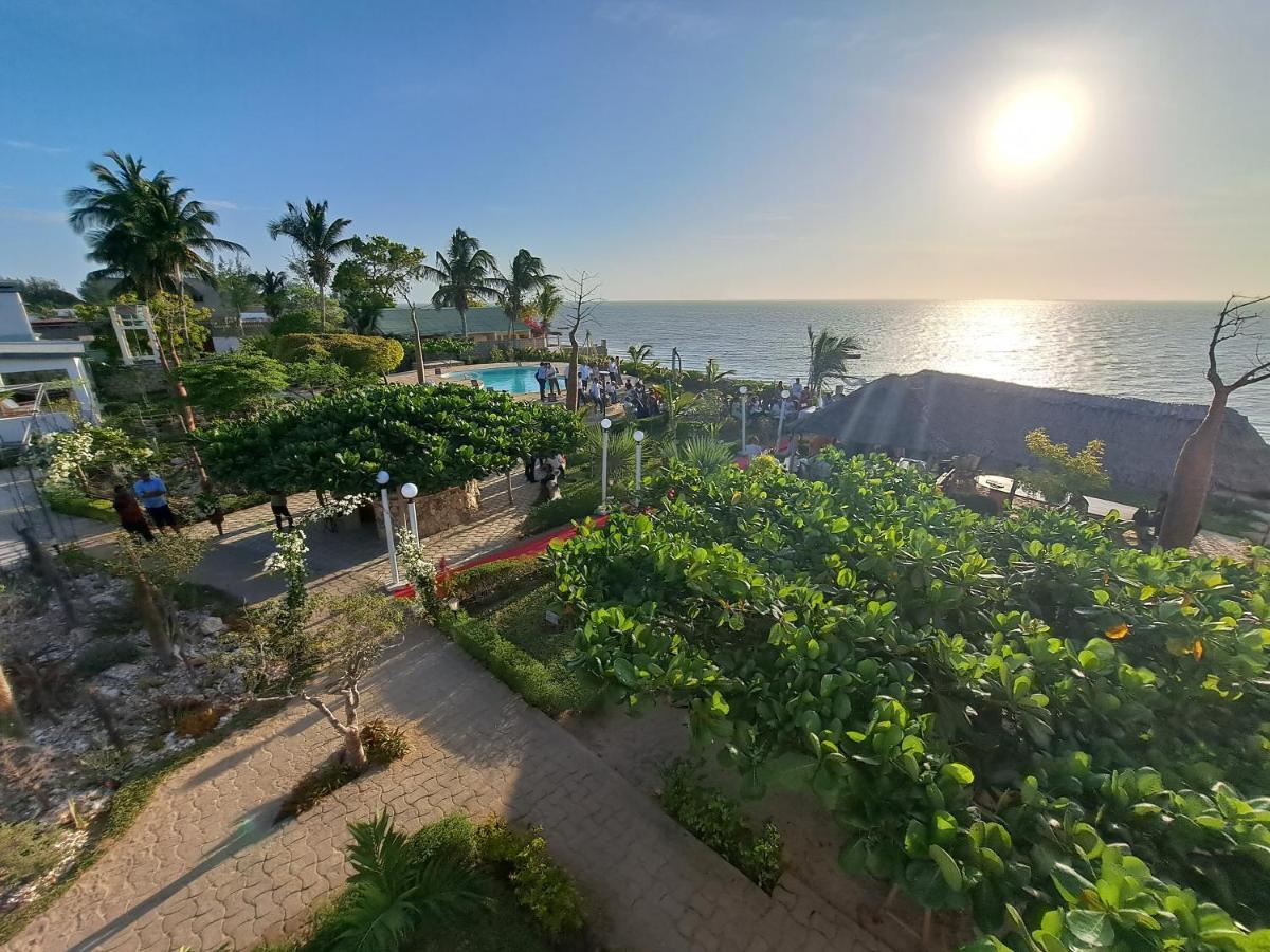 Aux 2 Metis Hotell Toliara Exteriör bild