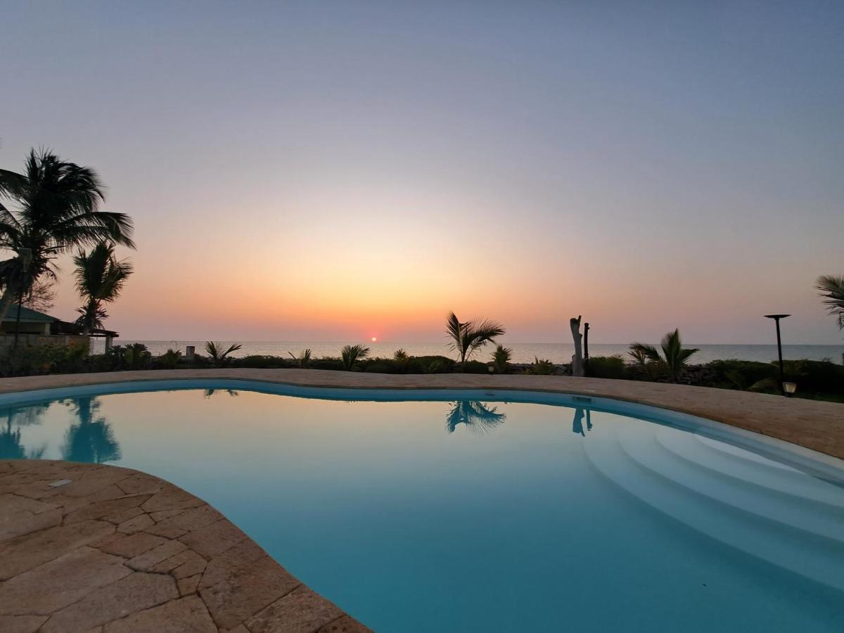 Aux 2 Metis Hotell Toliara Exteriör bild