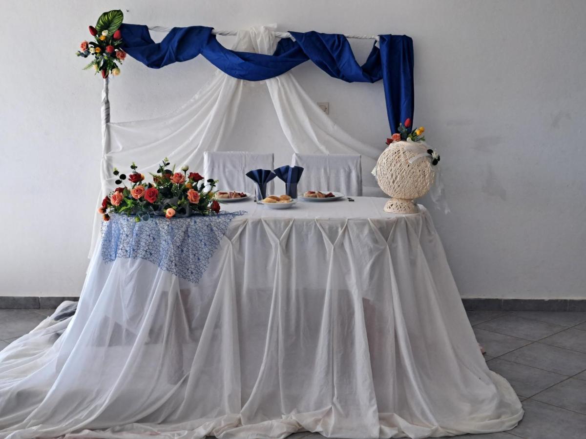 Aux 2 Metis Hotell Toliara Exteriör bild