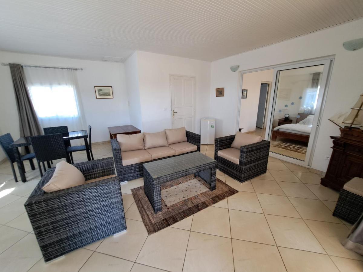 Aux 2 Metis Hotell Toliara Exteriör bild