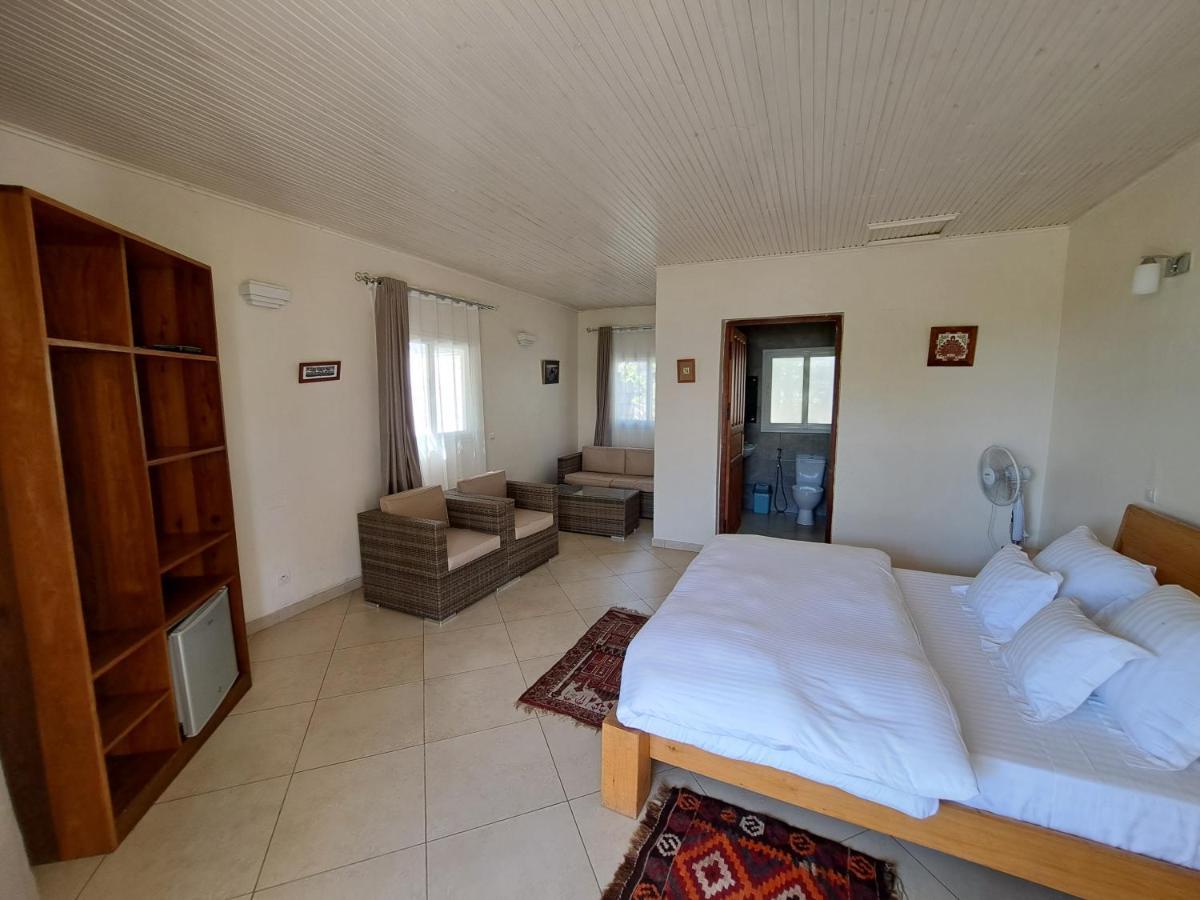 Aux 2 Metis Hotell Toliara Exteriör bild