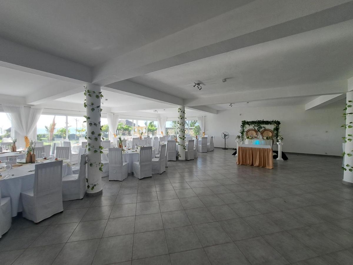 Aux 2 Metis Hotell Toliara Exteriör bild