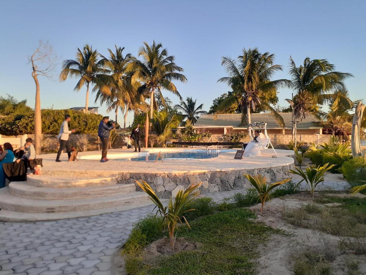 Aux 2 Metis Hotell Toliara Exteriör bild