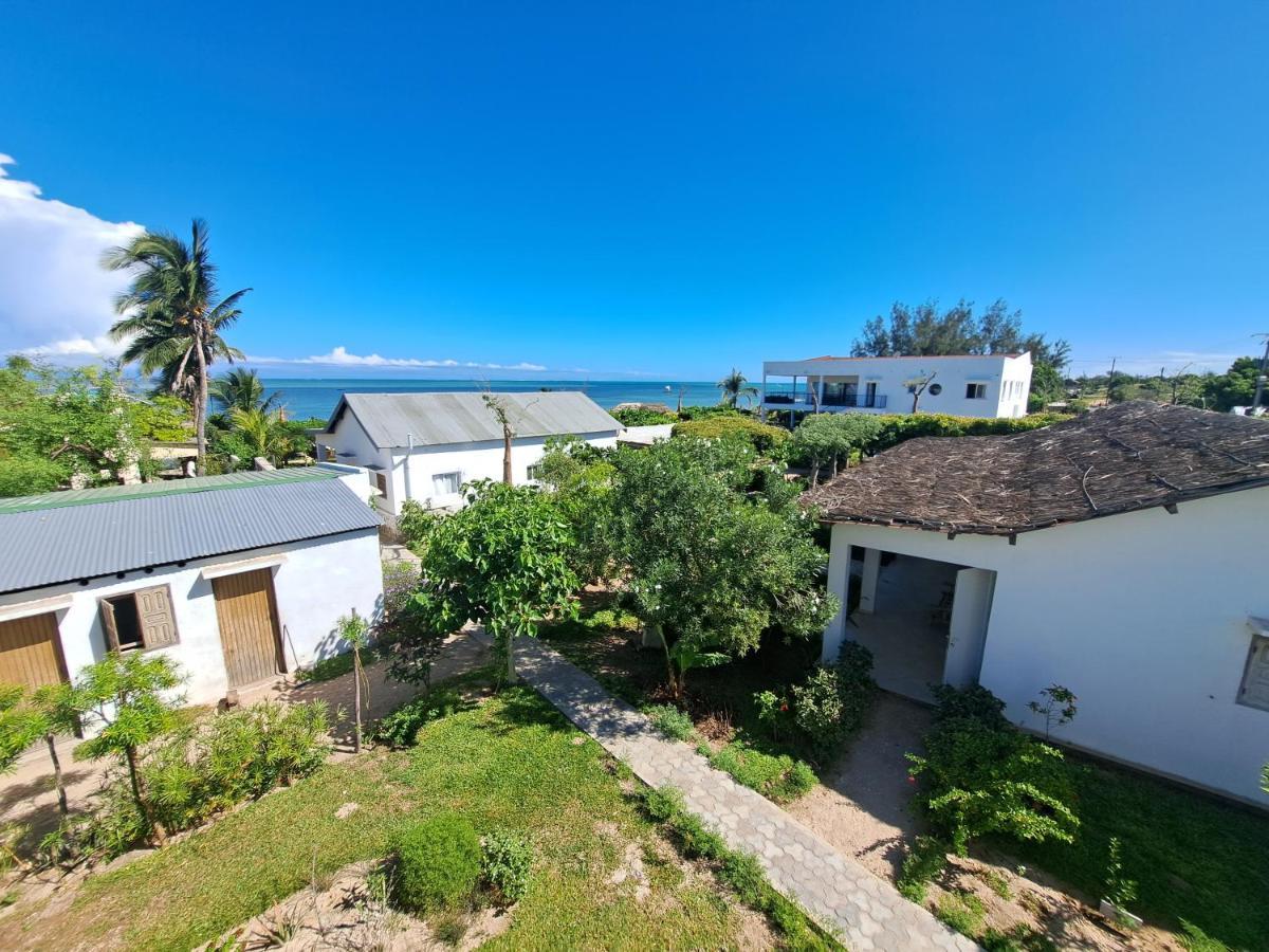 Aux 2 Metis Hotell Toliara Exteriör bild