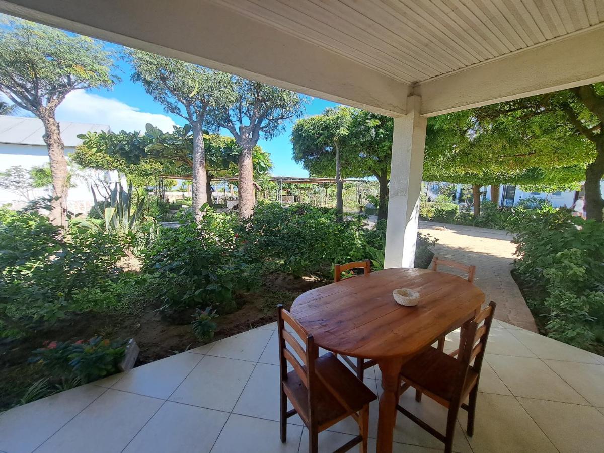 Aux 2 Metis Hotell Toliara Exteriör bild