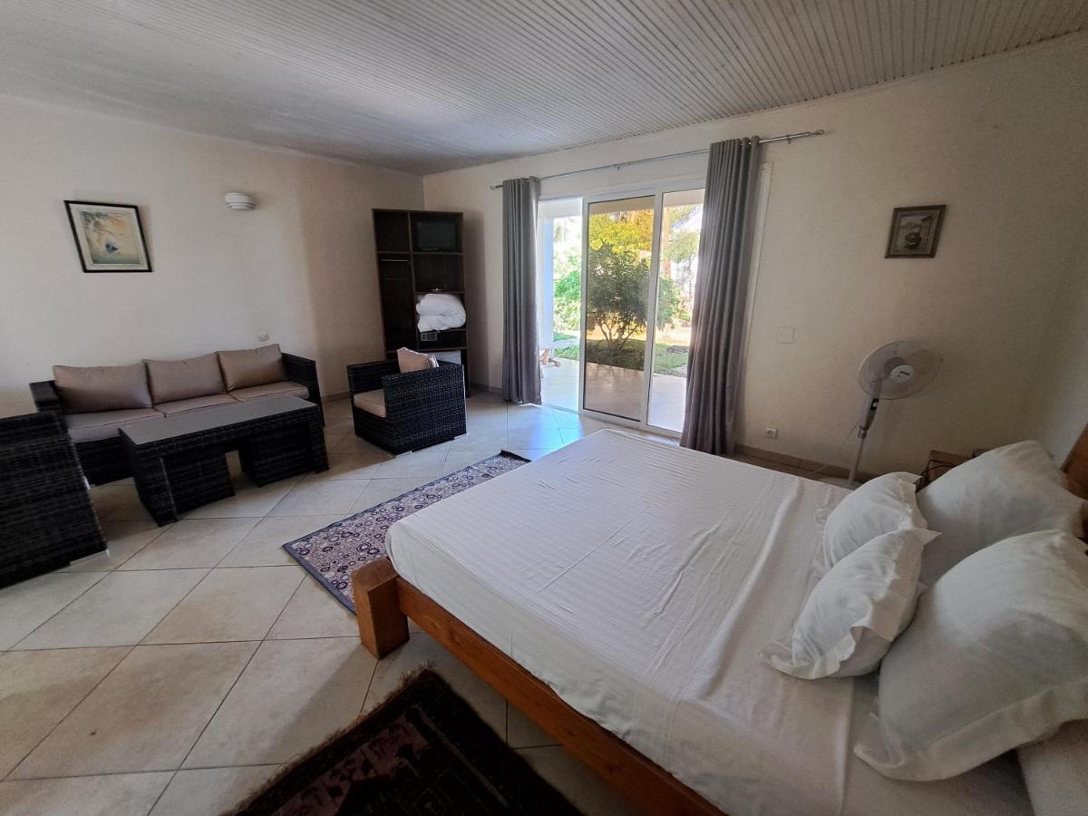Aux 2 Metis Hotell Toliara Exteriör bild