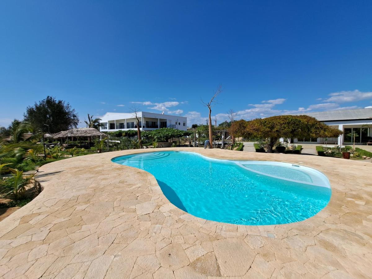 Aux 2 Metis Hotell Toliara Exteriör bild