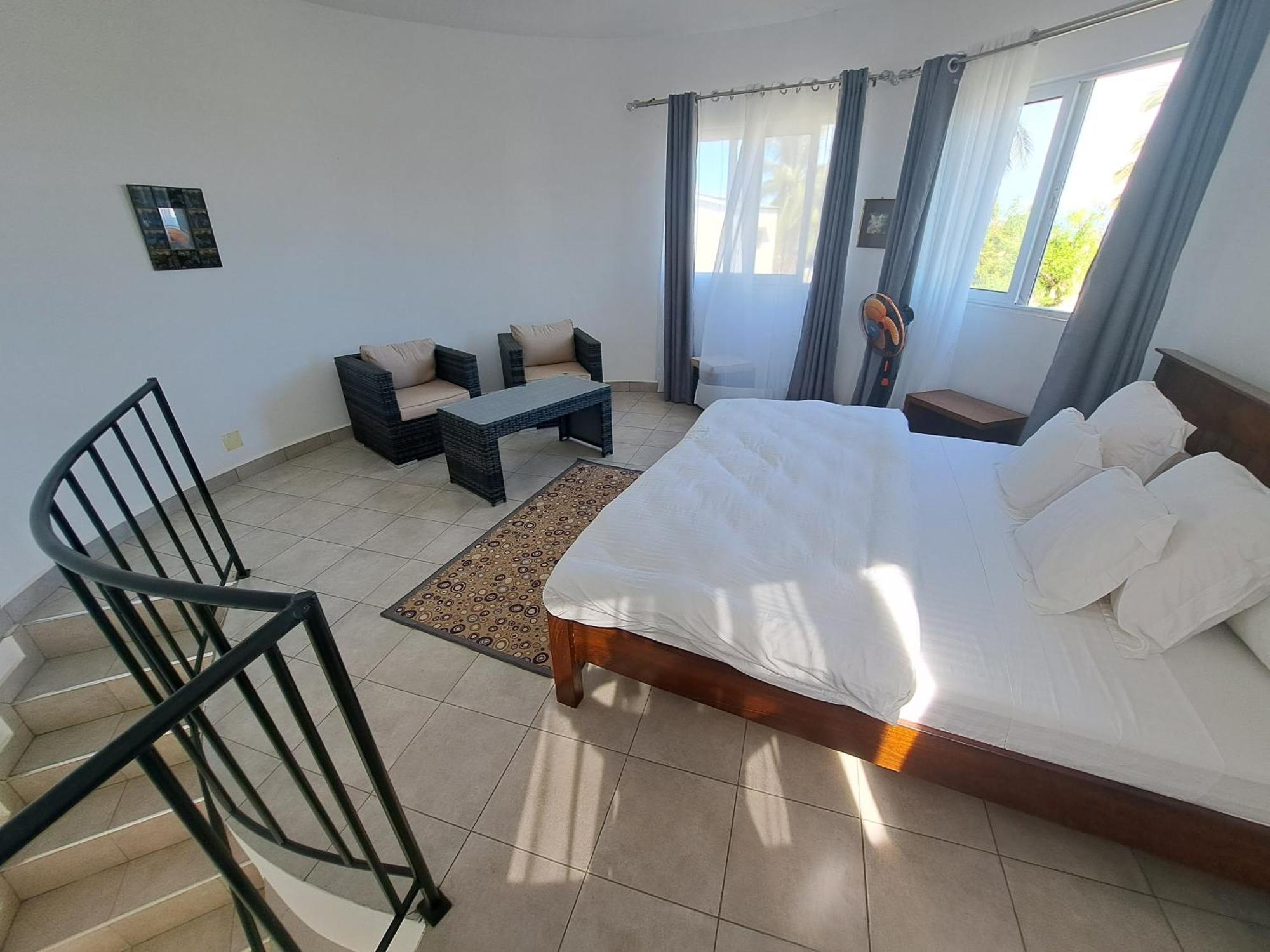 Aux 2 Metis Hotell Toliara Exteriör bild