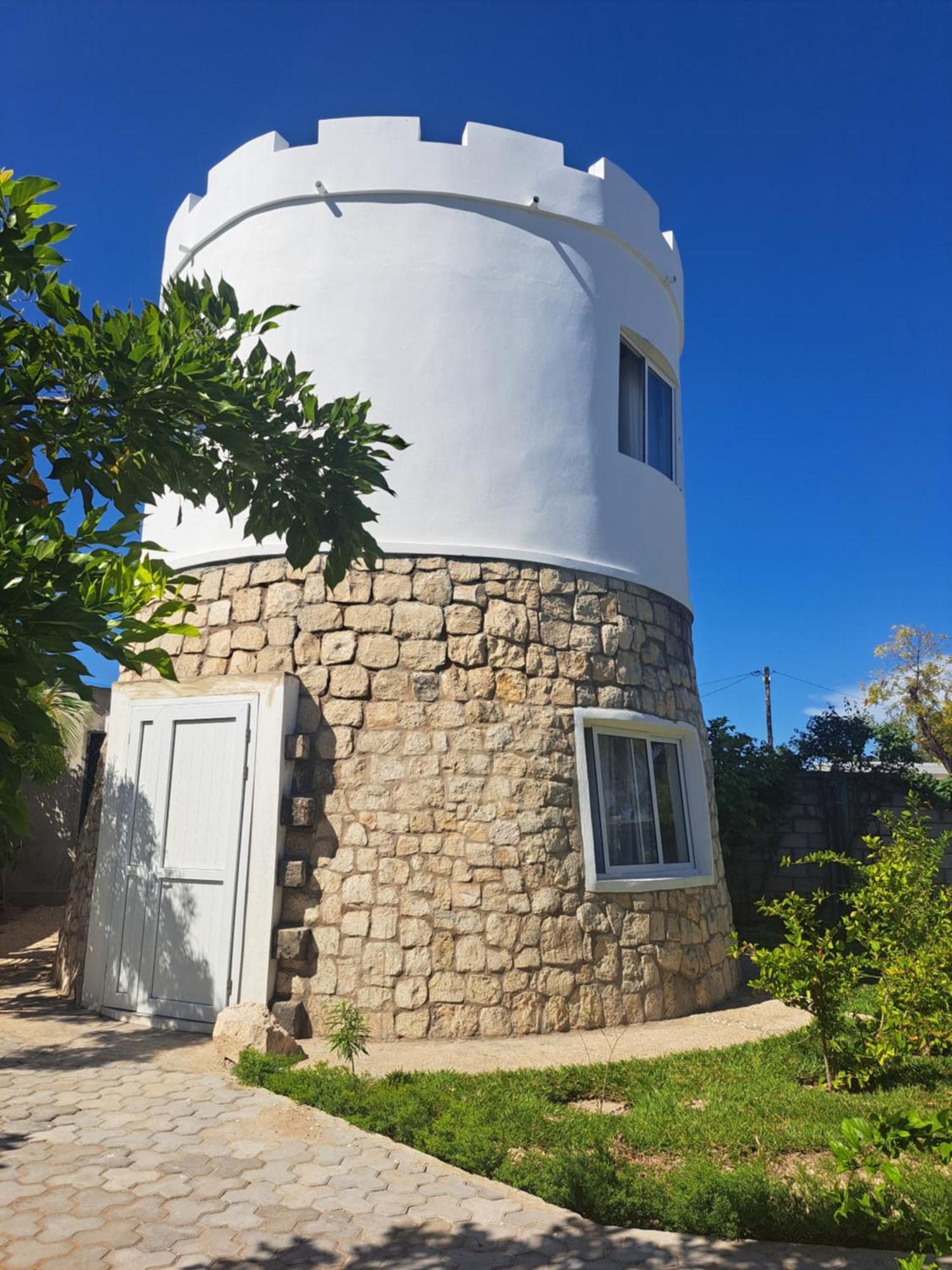 Aux 2 Metis Hotell Toliara Exteriör bild