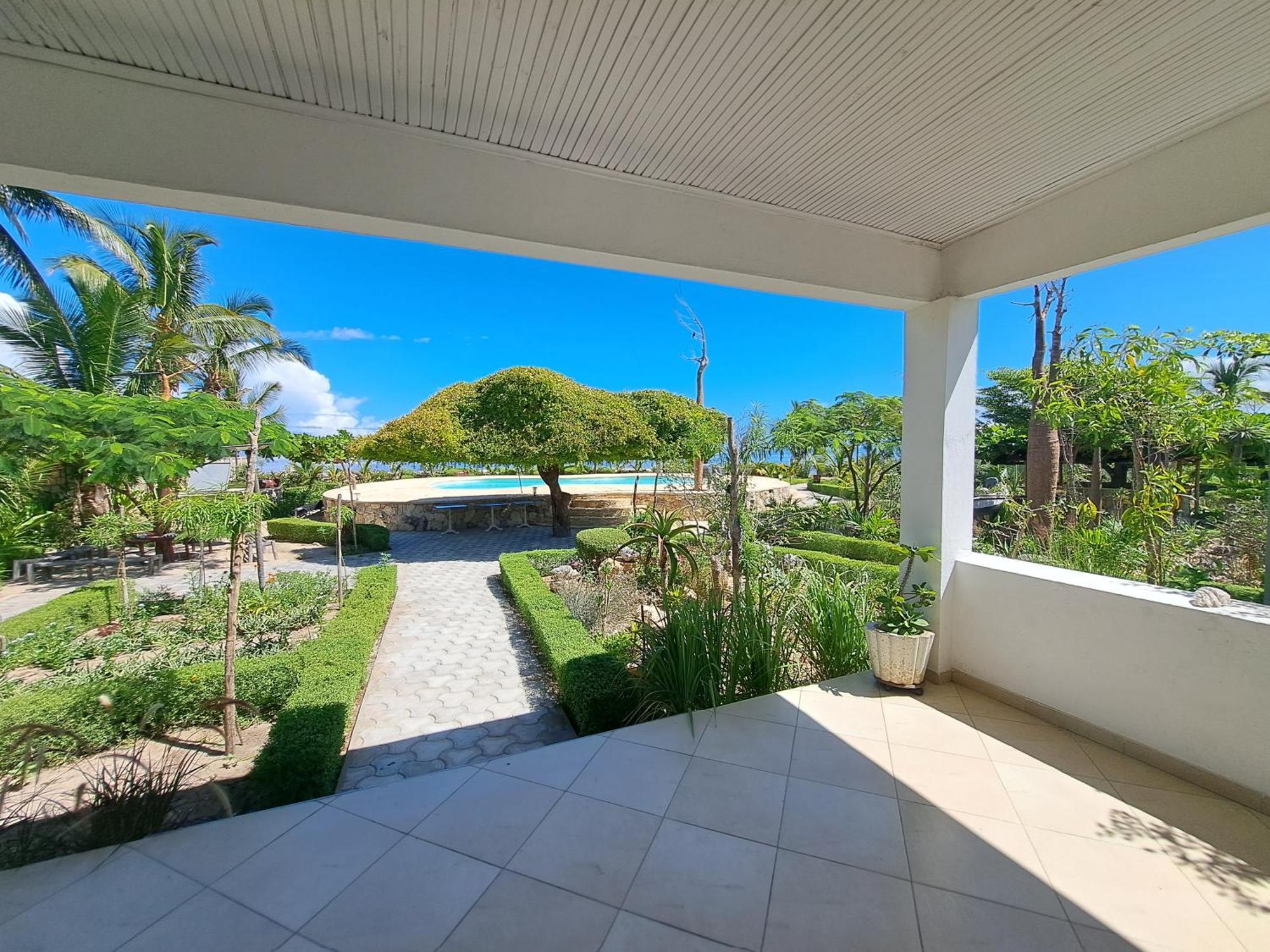 Aux 2 Metis Hotell Toliara Exteriör bild